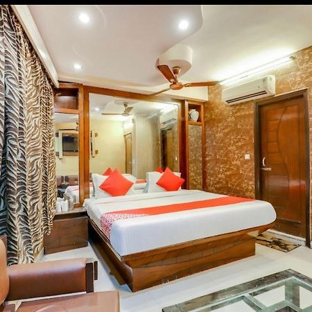 Hotel Roma Deluxe - New Delhi Railway Station Bagian luar foto