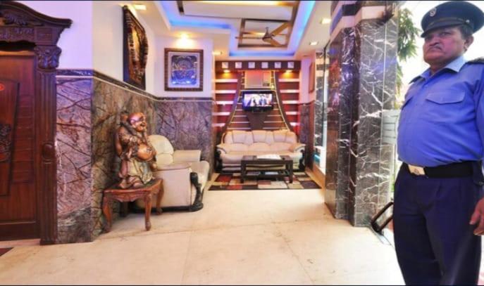 Hotel Roma Deluxe - New Delhi Railway Station Bagian luar foto