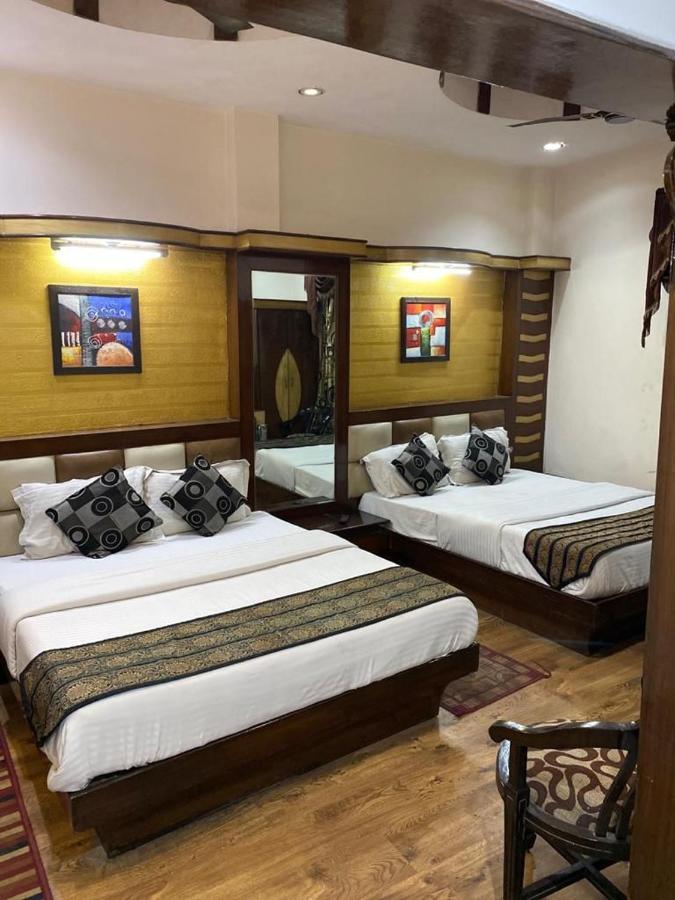 Hotel Roma Deluxe - New Delhi Railway Station Bagian luar foto
