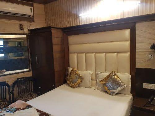 Hotel Roma Deluxe - New Delhi Railway Station Bagian luar foto