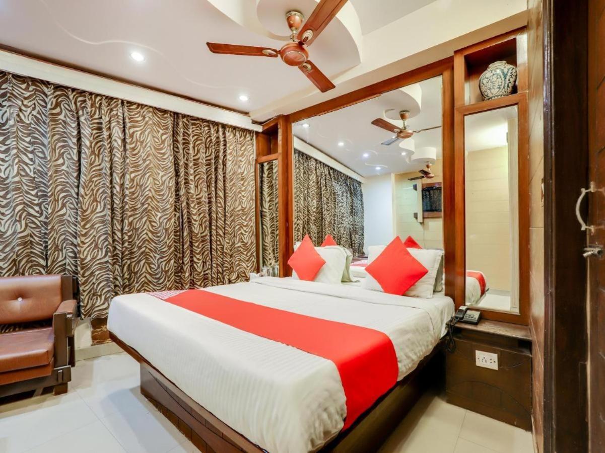 Hotel Roma Deluxe - New Delhi Railway Station Bagian luar foto