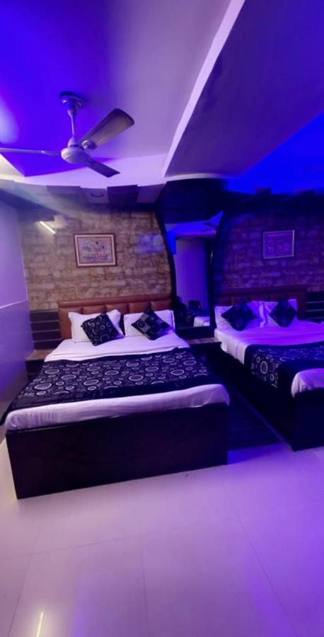 Hotel Roma Deluxe - New Delhi Railway Station Bagian luar foto