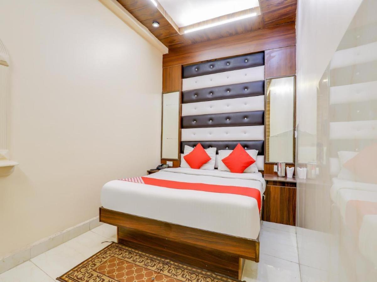 Hotel Roma Deluxe - New Delhi Railway Station Bagian luar foto