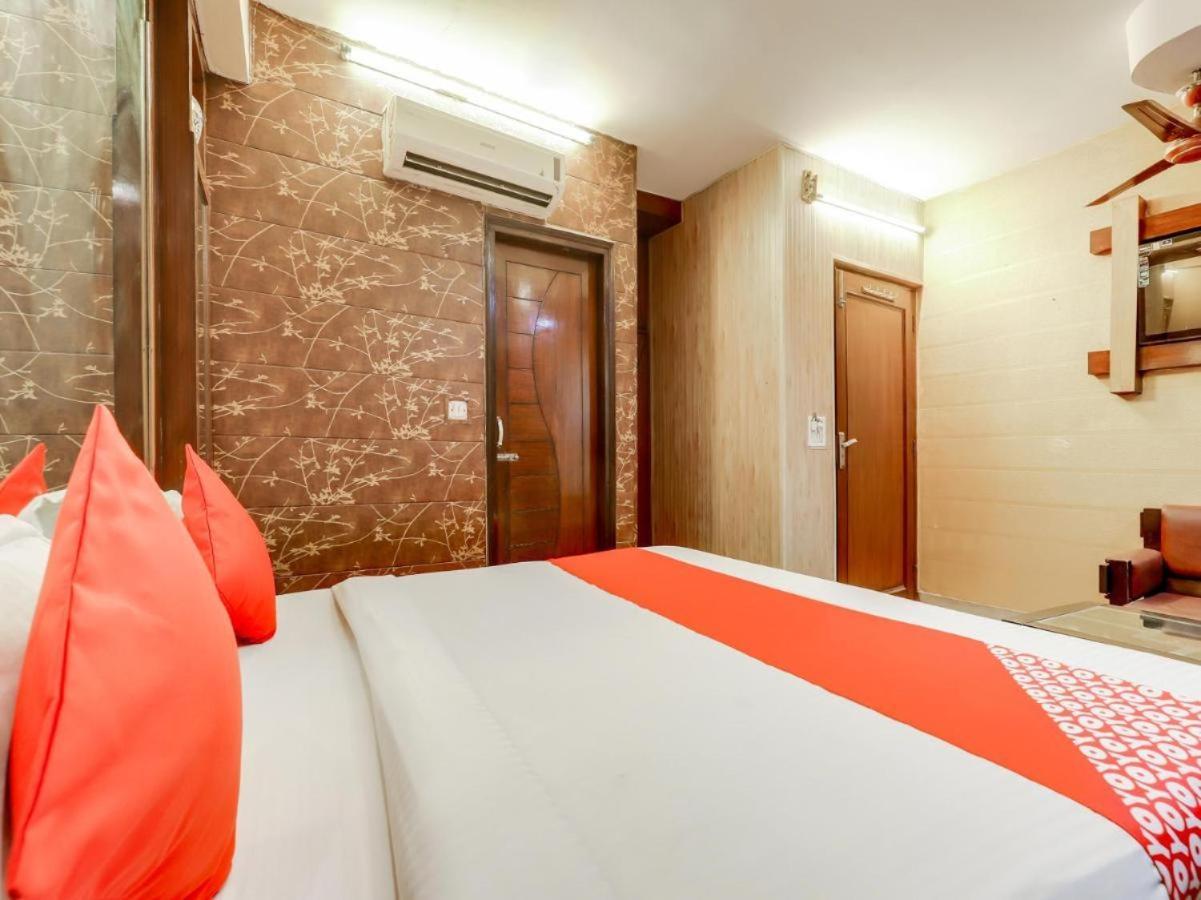 Hotel Roma Deluxe - New Delhi Railway Station Bagian luar foto