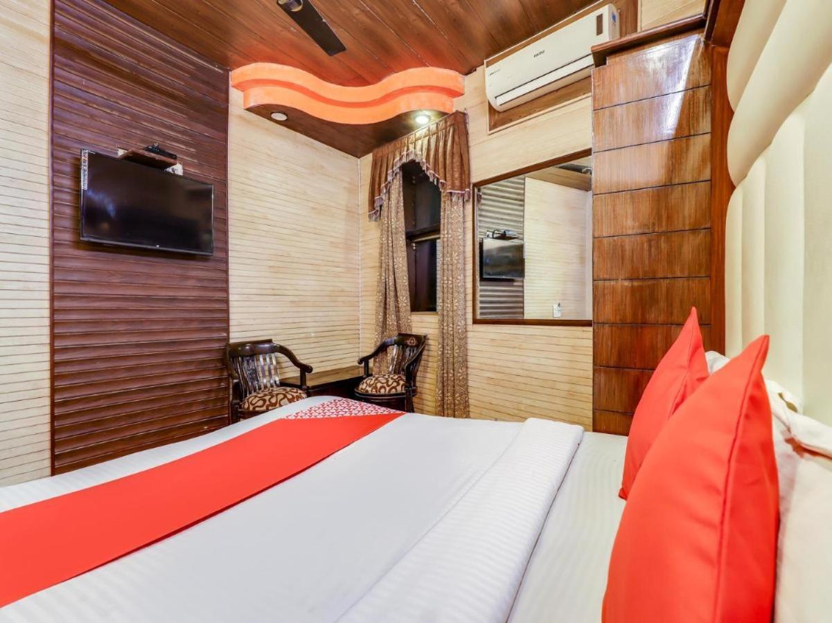 Hotel Roma Deluxe - New Delhi Railway Station Bagian luar foto